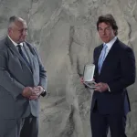 Hollywood superstar Tom Cruise was presented with the Distinguished Public Service Award by the US Navy